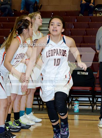 Thumbnail 3 in Eureka vs Wells (NIAA 1A Southern/Eastern Final) photogallery.