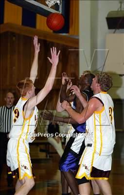 Thumbnail 3 in Sacramento vs. Menlo-Atherton (Gridley Invit.) photogallery.