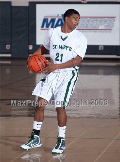 Thumbnail 2 in Lake Cowichan (British Columbia) vs St. Mary's (MaxPreps Holiday Classic) photogallery.