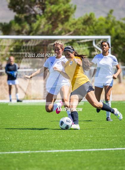 Thumbnail 1 in Valencia @ Alamogordo photogallery.
