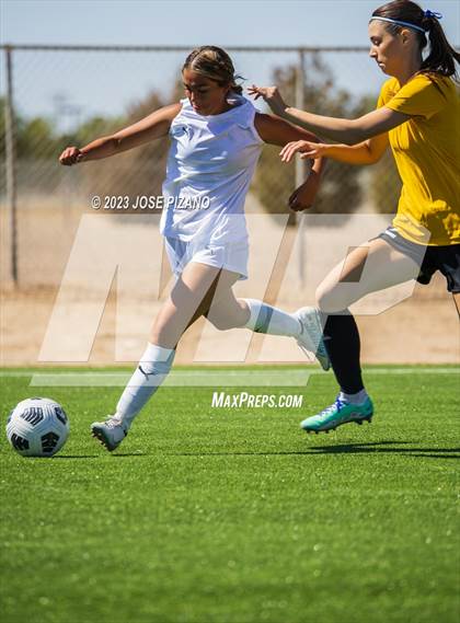 Thumbnail 2 in Valencia @ Alamogordo photogallery.