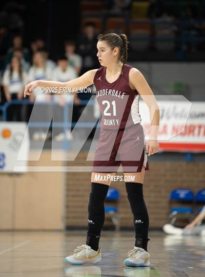 Thumbnail 2 in Mars Hill Bible vs. Lauderdale County (AHSAA 3A Regional First Round) photogallery.