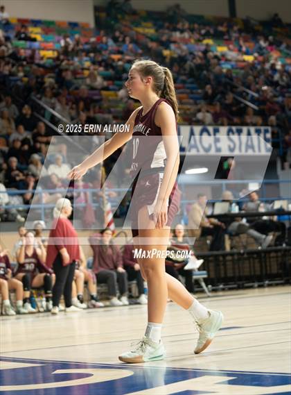 Thumbnail 1 in Mars Hill Bible vs. Lauderdale County (AHSAA 3A Regional First Round) photogallery.