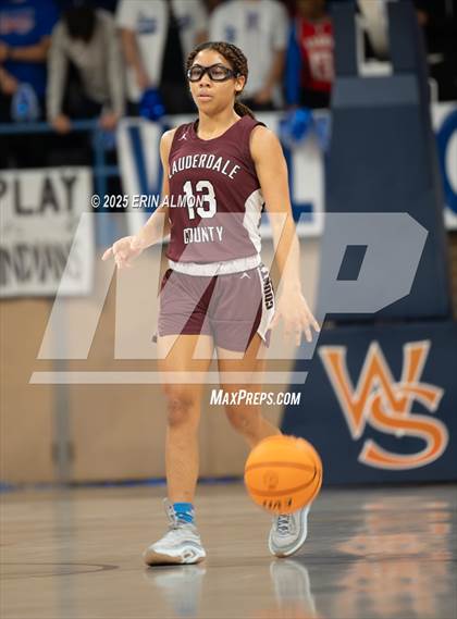 Thumbnail 3 in Mars Hill Bible vs. Lauderdale County (AHSAA 3A Regional First Round) photogallery.