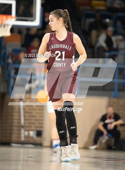 Thumbnail 2 in Mars Hill Bible vs. Lauderdale County (AHSAA 3A Regional First Round) photogallery.