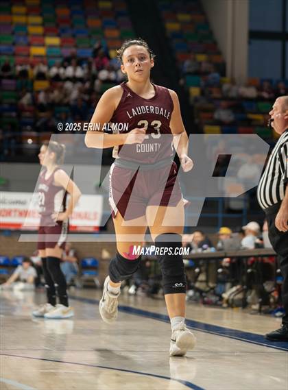 Thumbnail 1 in Mars Hill Bible vs. Lauderdale County (AHSAA 3A Regional First Round) photogallery.