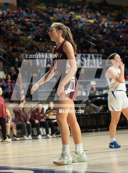 Thumbnail 3 in Mars Hill Bible vs. Lauderdale County (AHSAA 3A Regional First Round) photogallery.