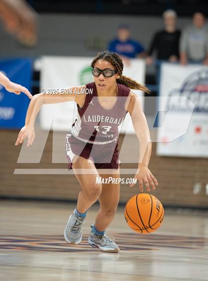 Thumbnail 1 in Mars Hill Bible vs. Lauderdale County (AHSAA 3A Regional First Round) photogallery.