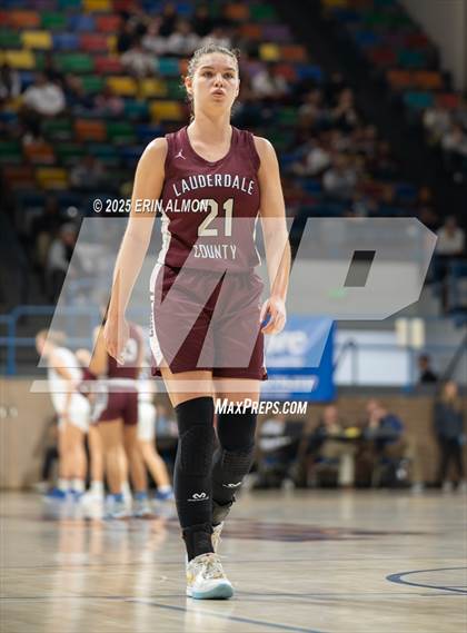 Thumbnail 2 in Mars Hill Bible vs. Lauderdale County (AHSAA 3A Regional First Round) photogallery.