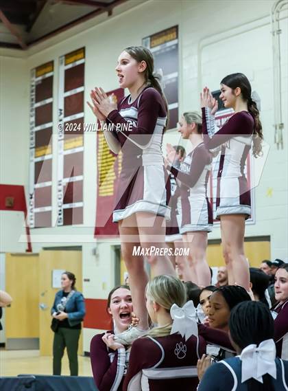 Thumbnail 3 in Mount Vernon @ Kingston (NYSPHSAA Regional Final) photogallery.