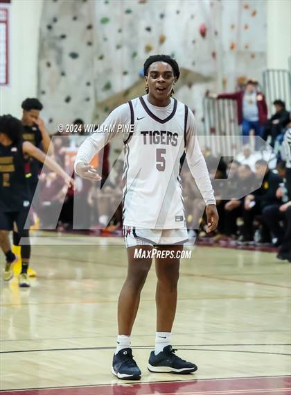Thumbnail 2 in Mount Vernon @ Kingston (NYSPHSAA Regional Final) photogallery.