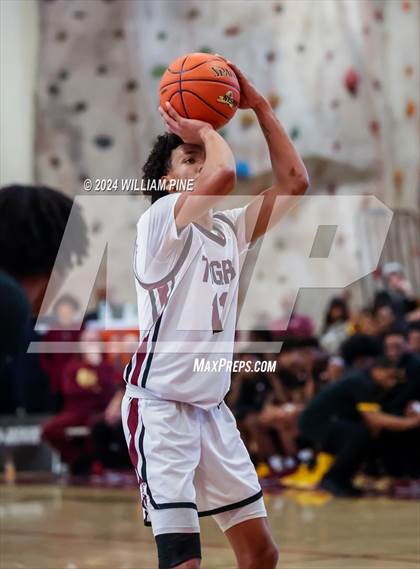 Thumbnail 3 in Mount Vernon @ Kingston (NYSPHSAA Regional Final) photogallery.