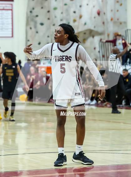 Thumbnail 1 in Mount Vernon @ Kingston (NYSPHSAA Regional Final) photogallery.