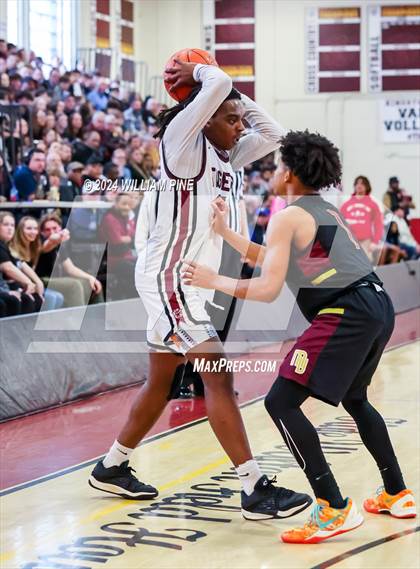 Thumbnail 1 in Mount Vernon @ Kingston (NYSPHSAA Regional Final) photogallery.