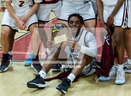 Thumbnail 2 in Mount Vernon @ Kingston (NYSPHSAA Regional Final) photogallery.