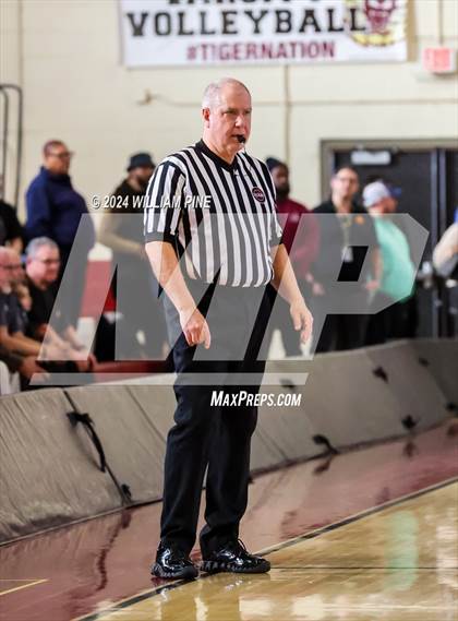 Thumbnail 2 in Mount Vernon @ Kingston (NYSPHSAA Regional Final) photogallery.