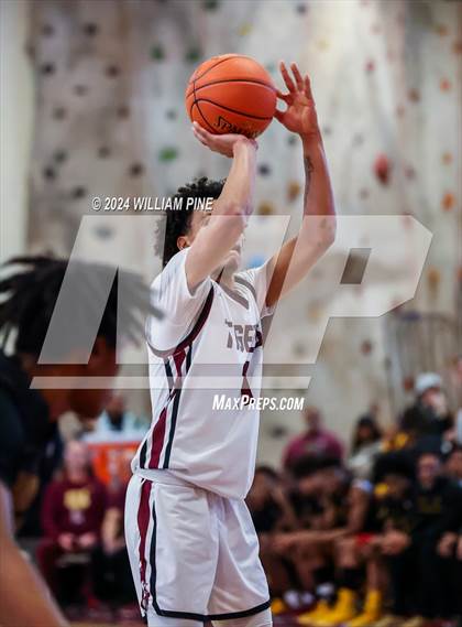 Thumbnail 2 in Mount Vernon @ Kingston (NYSPHSAA Regional Final) photogallery.
