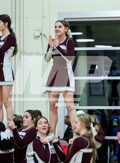 Thumbnail 2 in Mount Vernon @ Kingston (NYSPHSAA Regional Final) photogallery.