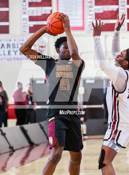 Thumbnail 3 in Mount Vernon @ Kingston (NYSPHSAA Regional Final) photogallery.