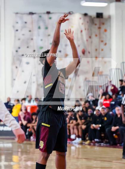 Thumbnail 3 in Mount Vernon @ Kingston (NYSPHSAA Regional Final) photogallery.