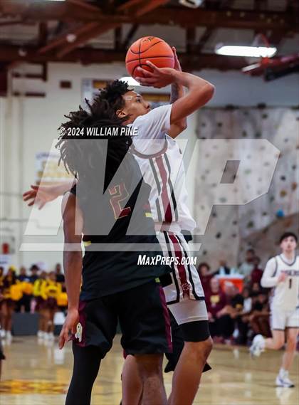 Thumbnail 2 in Mount Vernon @ Kingston (NYSPHSAA Regional Final) photogallery.