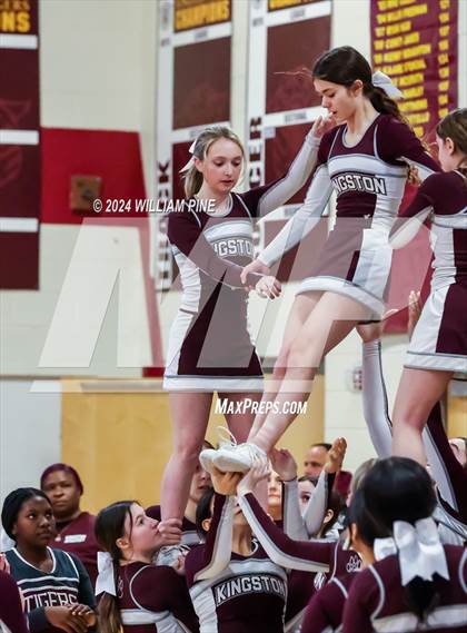 Thumbnail 2 in Mount Vernon @ Kingston (NYSPHSAA Regional Final) photogallery.