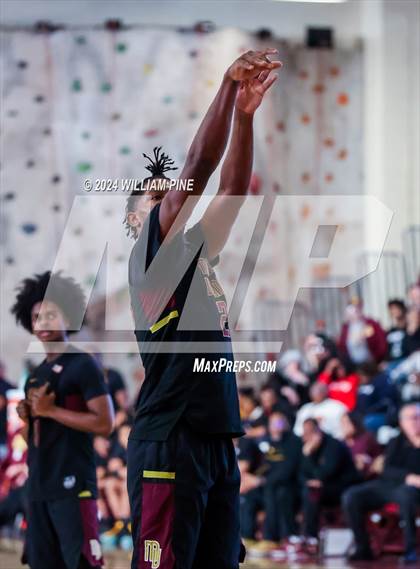 Thumbnail 3 in Mount Vernon @ Kingston (NYSPHSAA Regional Final) photogallery.