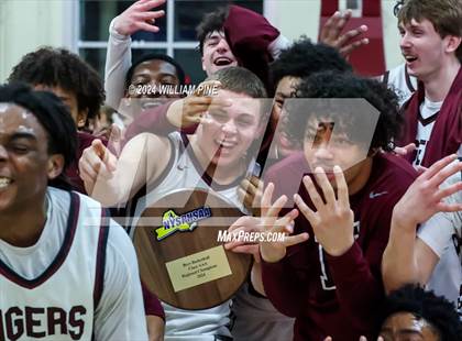 Thumbnail 2 in Mount Vernon @ Kingston (NYSPHSAA Regional Final) photogallery.