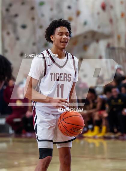 Thumbnail 2 in Mount Vernon @ Kingston (NYSPHSAA Regional Final) photogallery.