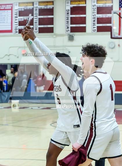 Thumbnail 3 in Mount Vernon @ Kingston (NYSPHSAA Regional Final) photogallery.