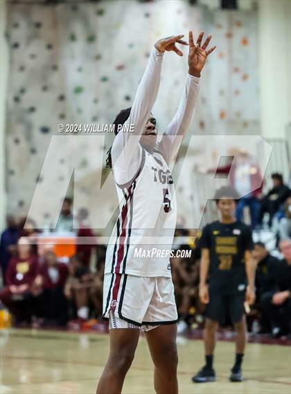 Thumbnail 3 in Mount Vernon @ Kingston (NYSPHSAA Regional Final) photogallery.