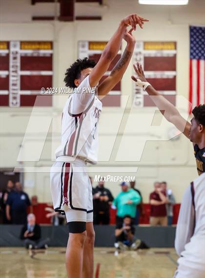 Thumbnail 1 in Mount Vernon @ Kingston (NYSPHSAA Regional Final) photogallery.