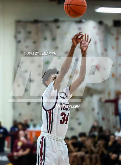 Thumbnail 1 in Mount Vernon @ Kingston (NYSPHSAA Regional Final) photogallery.