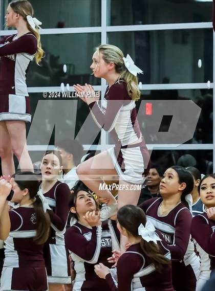 Thumbnail 1 in Mount Vernon @ Kingston (NYSPHSAA Regional Final) photogallery.
