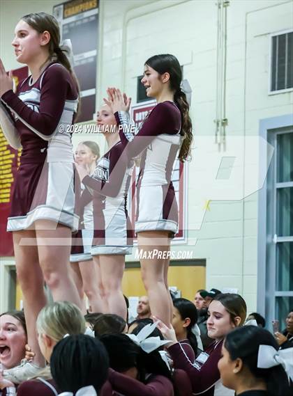 Thumbnail 3 in Mount Vernon @ Kingston (NYSPHSAA Regional Final) photogallery.