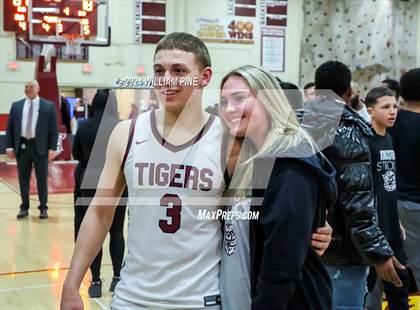 Thumbnail 1 in Mount Vernon @ Kingston (NYSPHSAA Regional Final) photogallery.