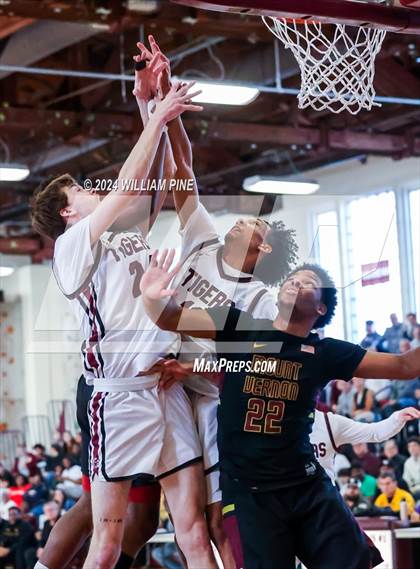 Thumbnail 2 in Mount Vernon @ Kingston (NYSPHSAA Regional Final) photogallery.