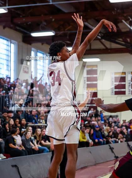 Thumbnail 3 in Mount Vernon @ Kingston (NYSPHSAA Regional Final) photogallery.