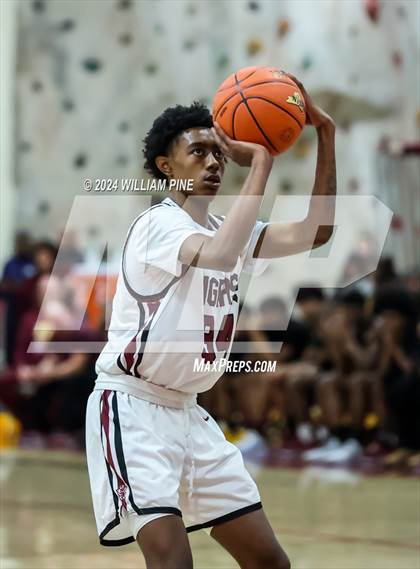 Thumbnail 3 in Mount Vernon @ Kingston (NYSPHSAA Regional Final) photogallery.