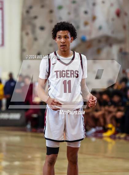 Thumbnail 2 in Mount Vernon @ Kingston (NYSPHSAA Regional Final) photogallery.