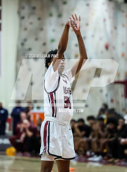 Thumbnail 2 in Mount Vernon @ Kingston (NYSPHSAA Regional Final) photogallery.