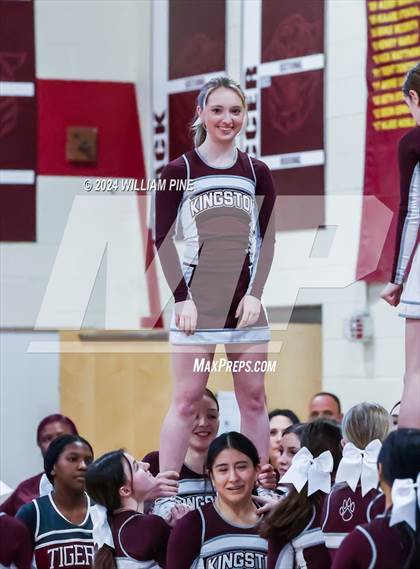 Thumbnail 2 in Mount Vernon @ Kingston (NYSPHSAA Regional Final) photogallery.