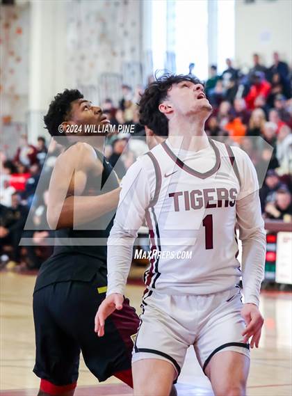 Thumbnail 1 in Mount Vernon @ Kingston (NYSPHSAA Regional Final) photogallery.