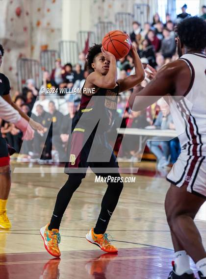 Thumbnail 2 in Mount Vernon @ Kingston (NYSPHSAA Regional Final) photogallery.