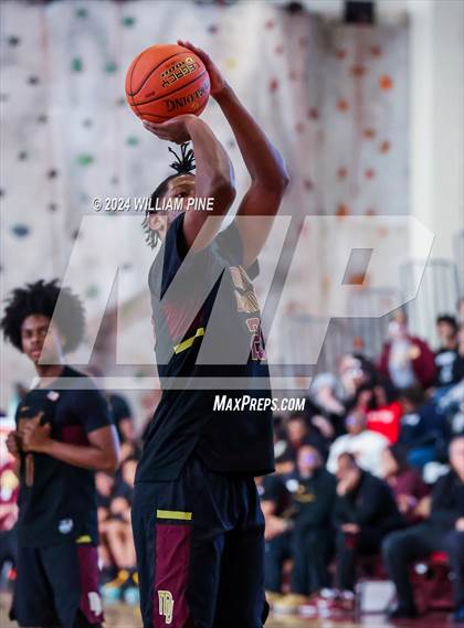 Thumbnail 2 in Mount Vernon @ Kingston (NYSPHSAA Regional Final) photogallery.