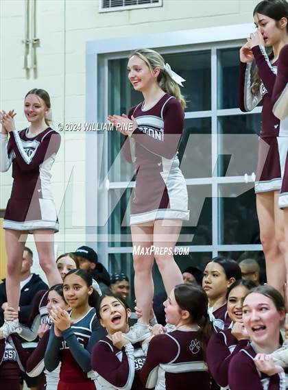 Thumbnail 2 in Mount Vernon @ Kingston (NYSPHSAA Regional Final) photogallery.