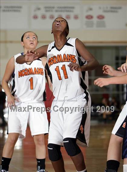 Thumbnail 2 in Crescenta Valley vs. Beverly Hills (Burroughs Tournament) photogallery.