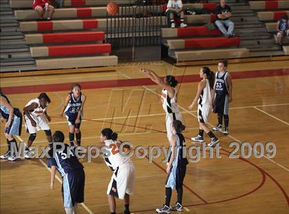 Thumbnail 2 in Crescenta Valley vs. Beverly Hills (Burroughs Tournament) photogallery.