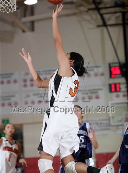 Thumbnail 1 in Crescenta Valley vs. Beverly Hills (Burroughs Tournament) photogallery.
