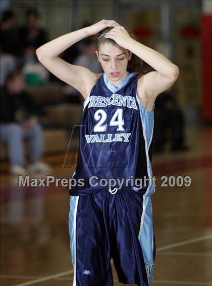 Thumbnail 3 in Crescenta Valley vs. Beverly Hills (Burroughs Tournament) photogallery.